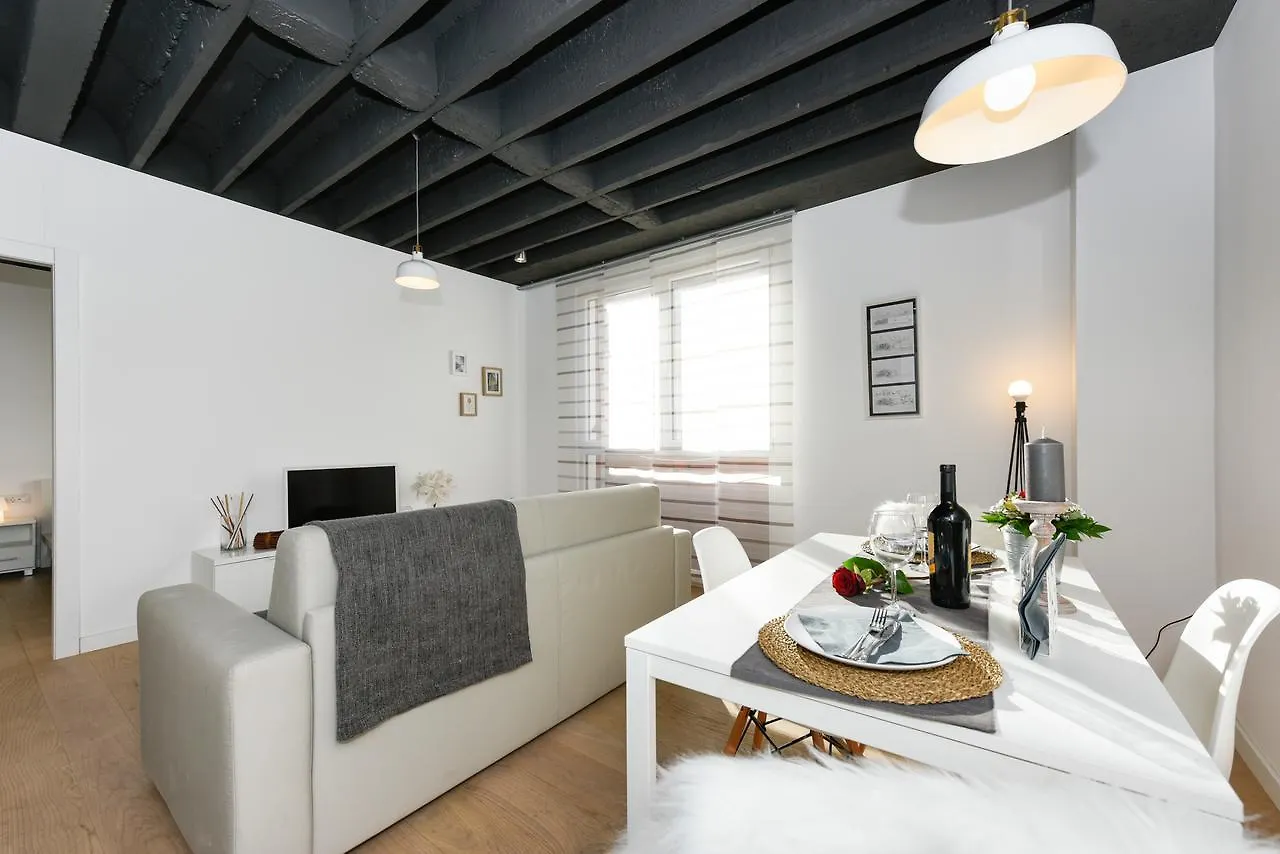 Deluxe Apartments Santa Lucia