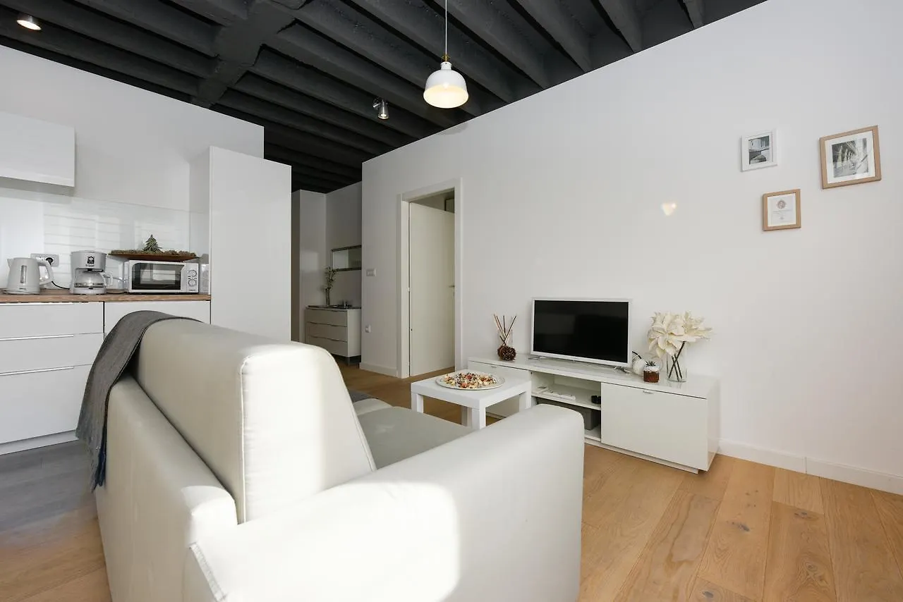 Deluxe Apartments Santa Lucia Croatia